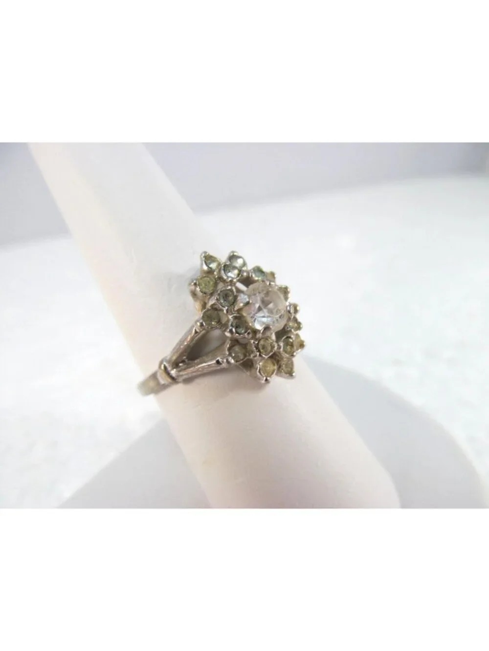 Vintage 1970s Light Green Clear Glass Flower Silver Tone Cocktail Ring Sz 8.25
